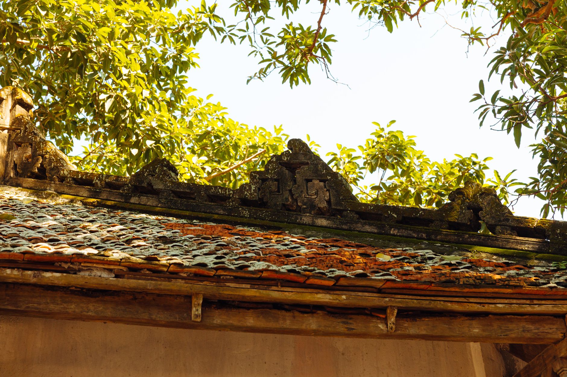 Seamless Gutter Install – Devine