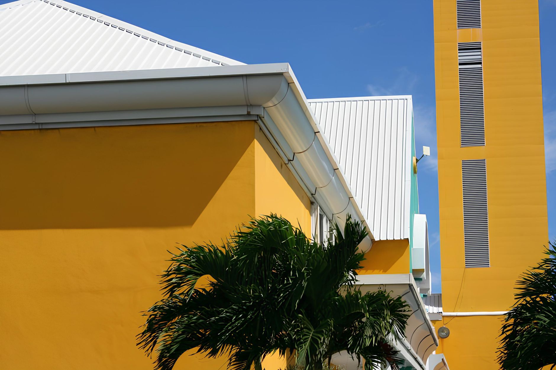 Gutter Cleaning – Devine
